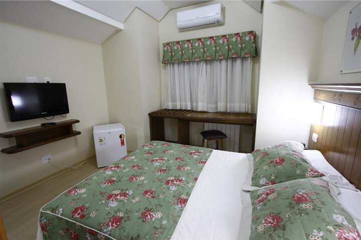 Room 7 of 19