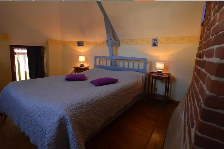 Room 3 of 12