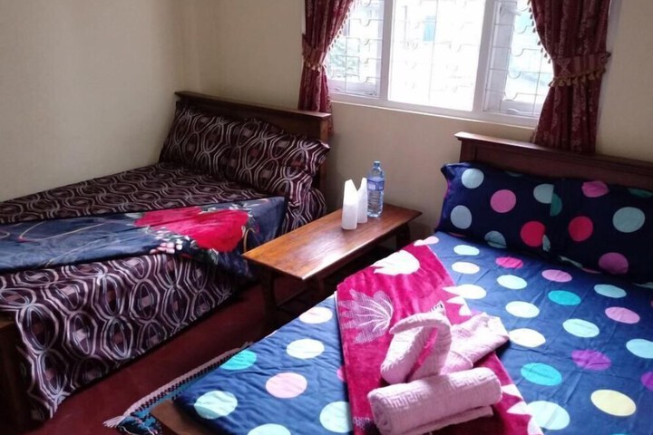 Room 5 of 8