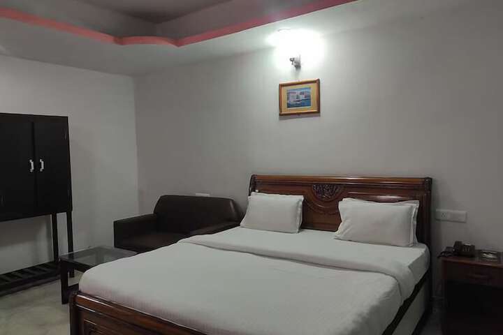 Room 18 of 37