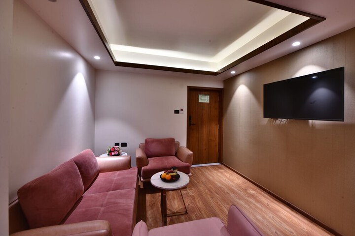 Room 18 of 61