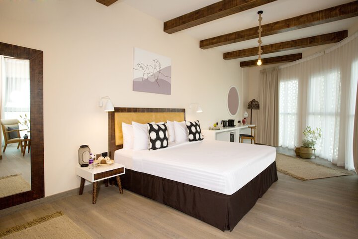 Room 8 of 37