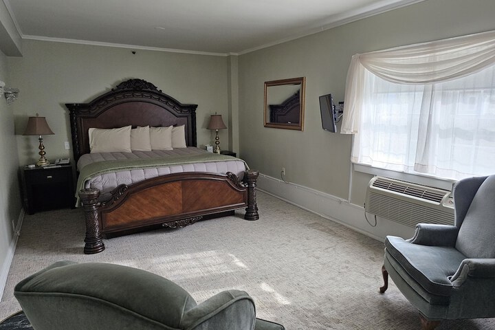 Room 93 of 206
