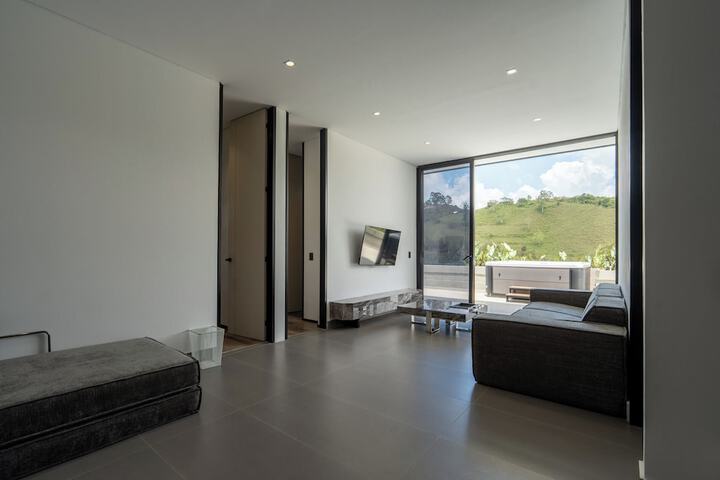 Room 73 of 159