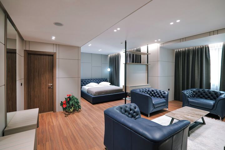Room 16 of 48