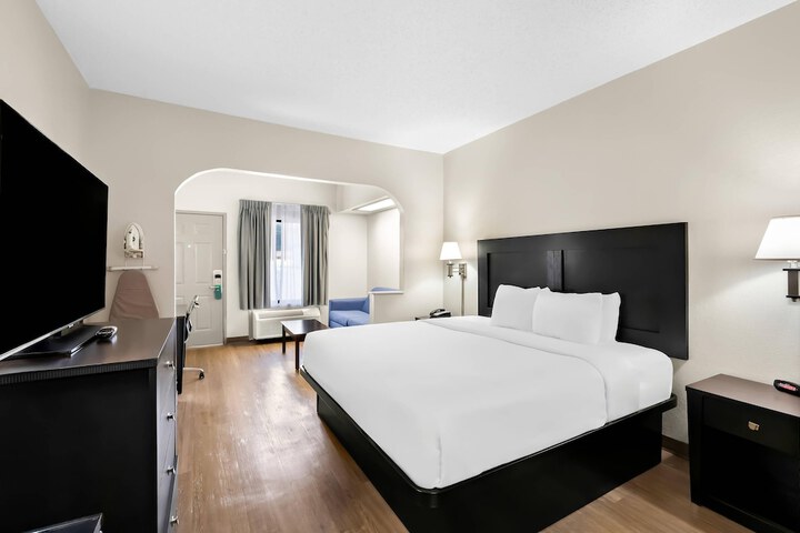 Room 34 of 68