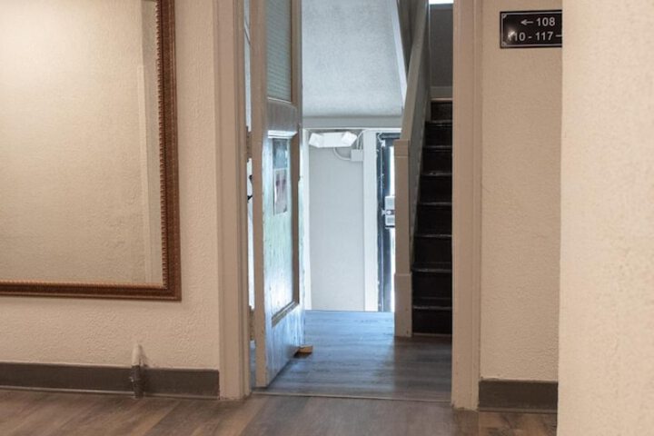 Ballroom/Hall 32 of 32