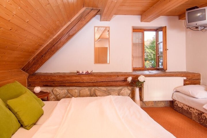 Room 16 of 62