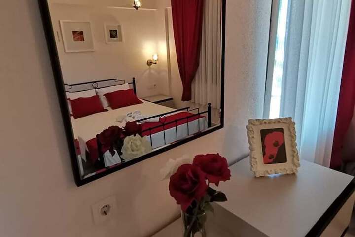 Room 5 of 108