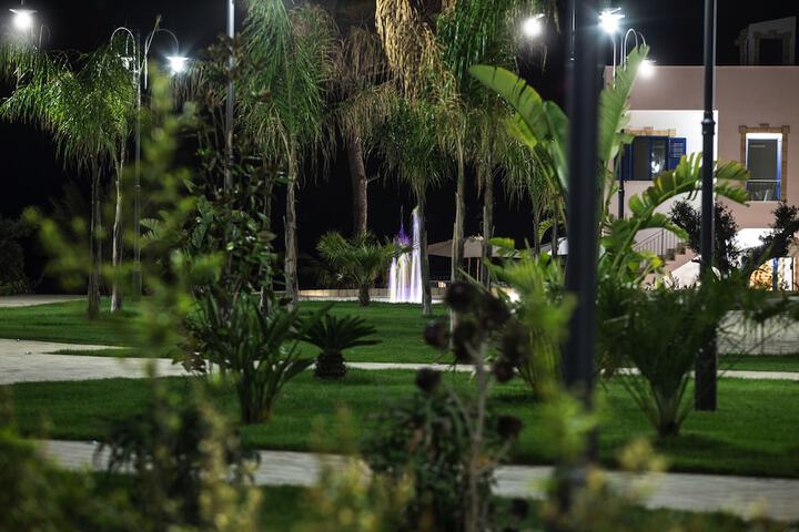 Hotel Exterior 53 of 60