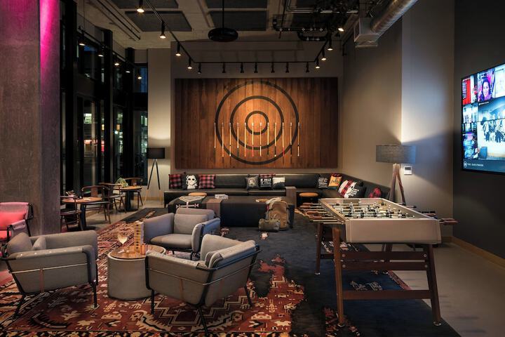Lobby lounge