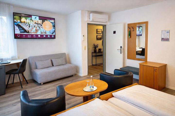 Room 10 of 46