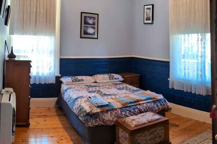 Room 14 of 16