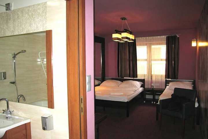 Room 4 of 19