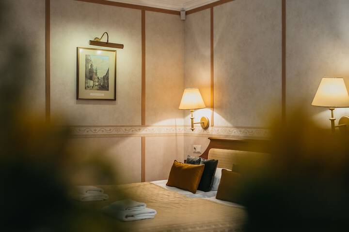 Room 79 of 122