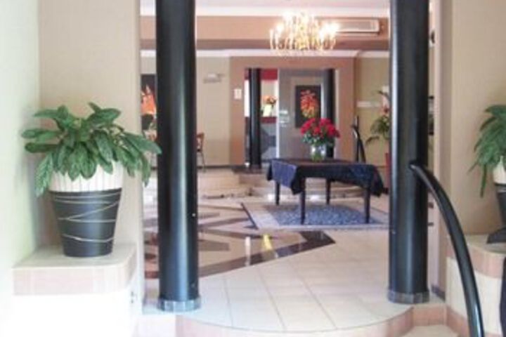 Ballroom/Hall 22 of 33