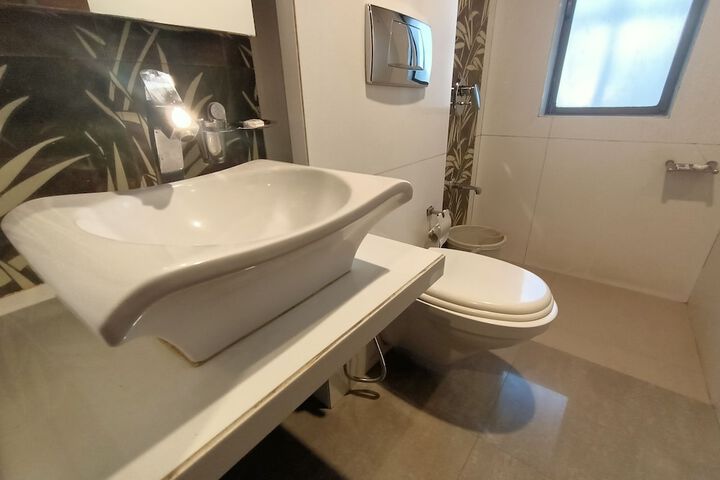 Room 15 of 23