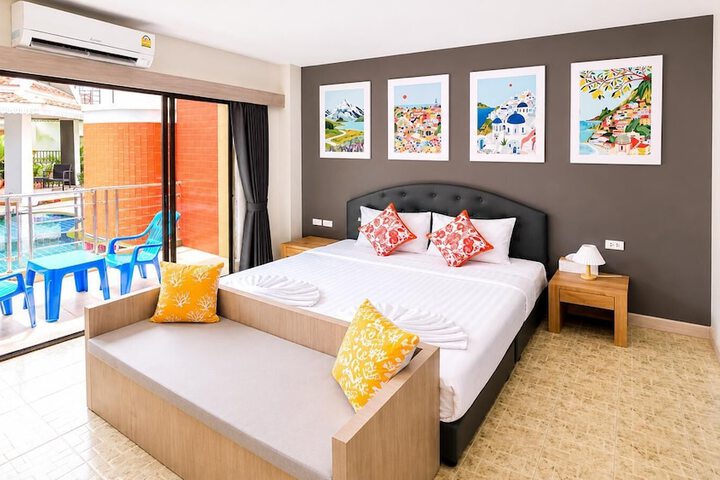 Room 30 of 77