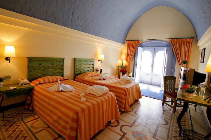 Room 8 of 36