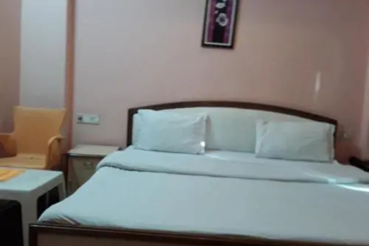 Room 4 of 13