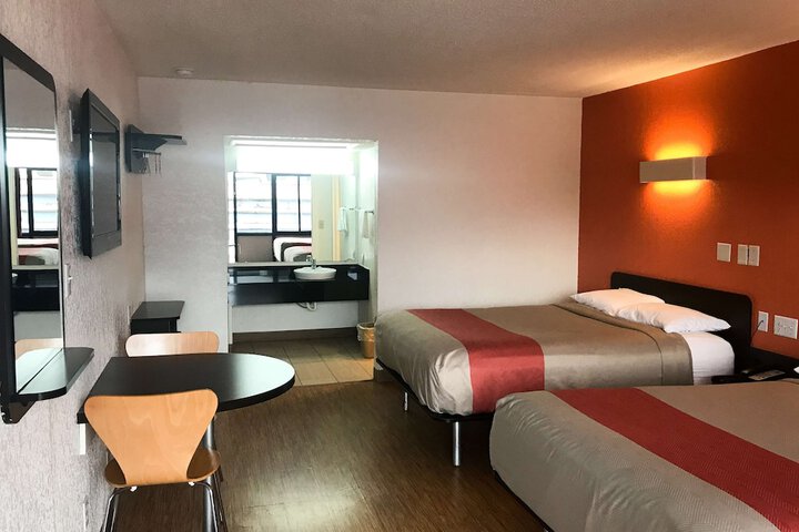 Room 29 of 40