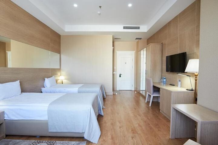 Room 16 of 30