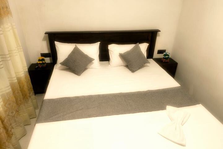 Room 6 of 20
