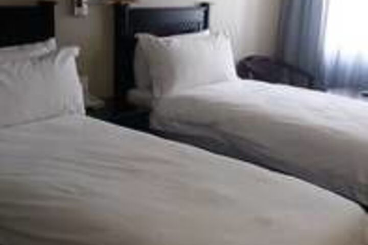 Room 9 of 27