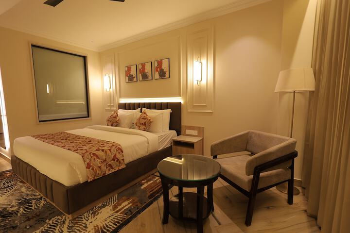 Room 4 of 48