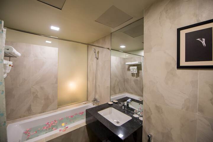 Room 52 of 129