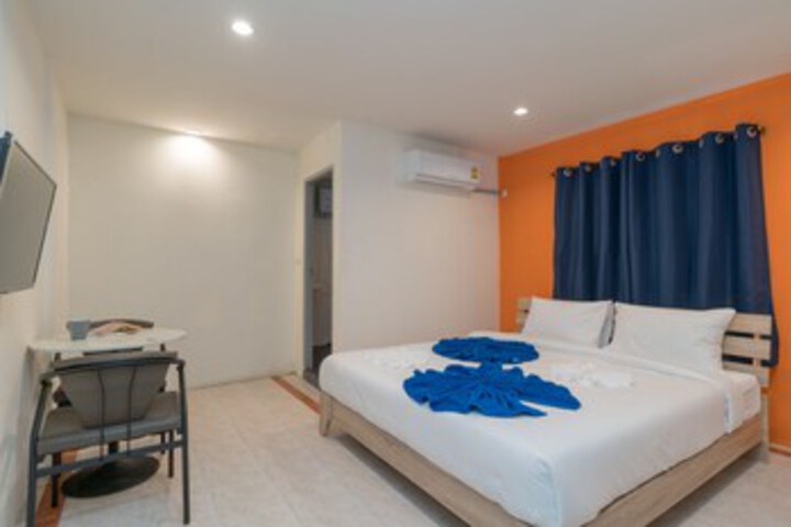 Room 37 of 45