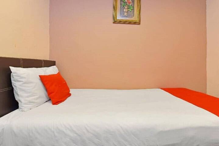 Room 6 of 15