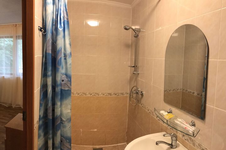Room 12 of 26