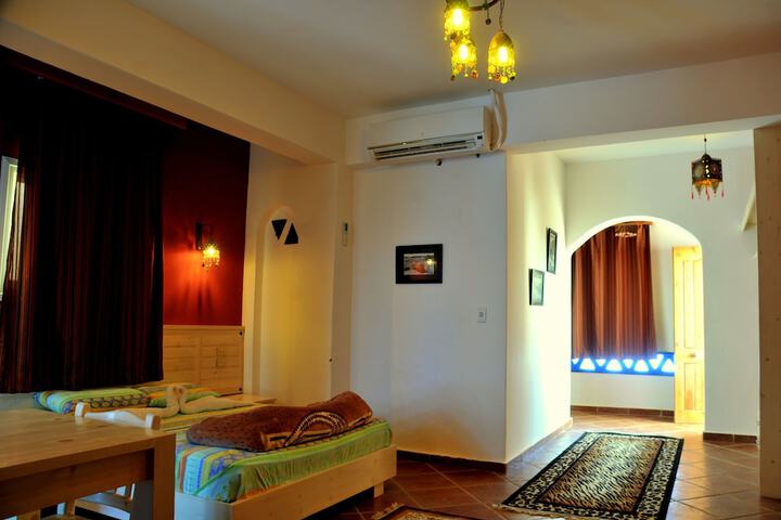 Room 3 of 32