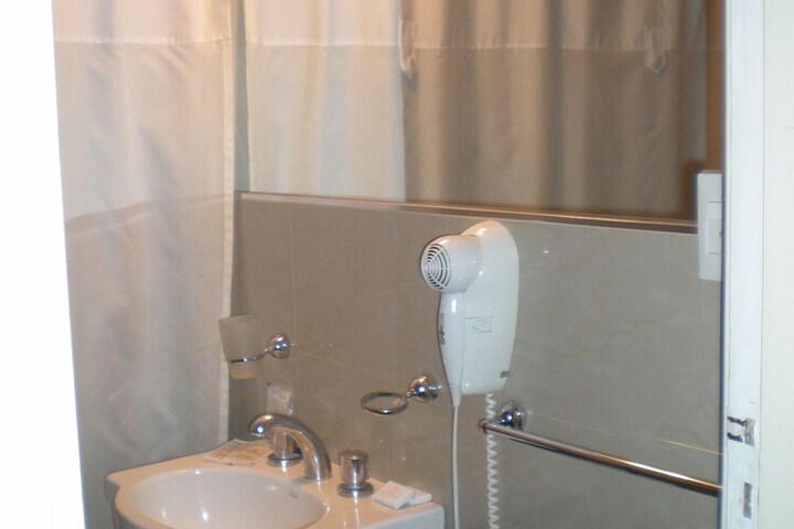 Room 15 of 26