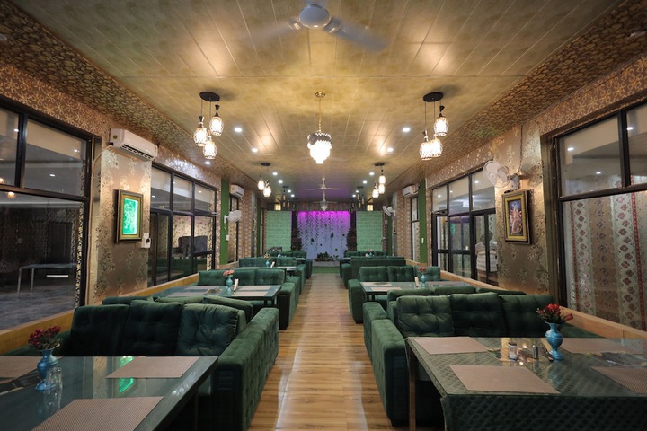Dining 69 of 92