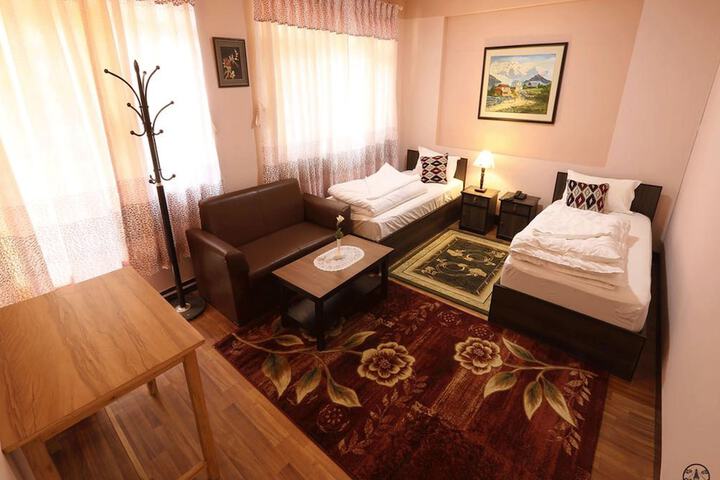 Room 6 of 34
