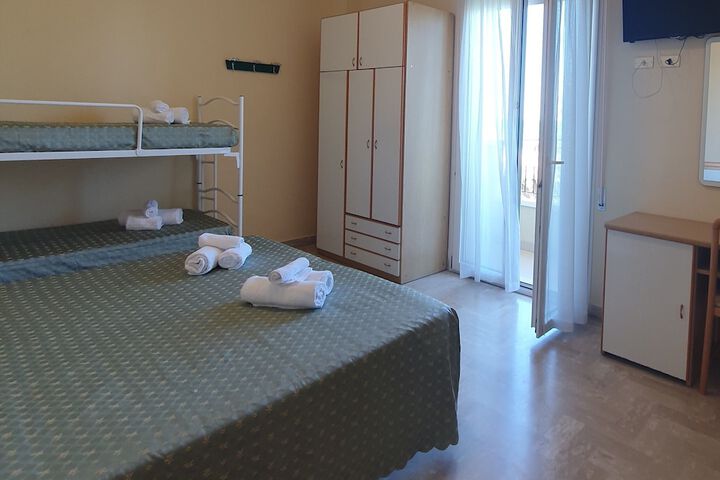 Room 12 of 26