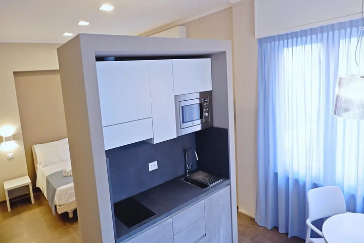 Room 5 of 16