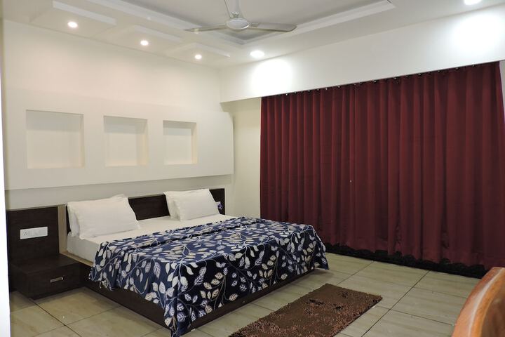 Room 14 of 40