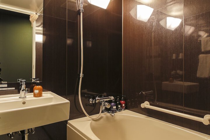 Room 21 of 40