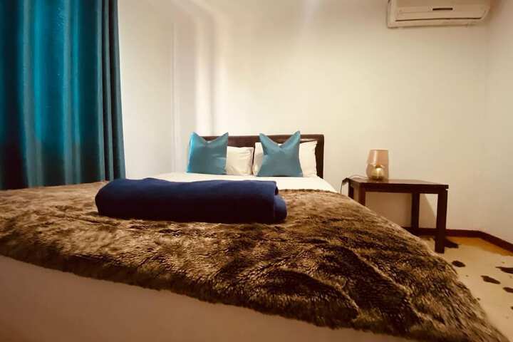 Room 4 of 15
