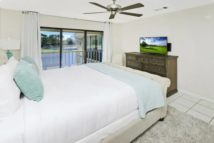 Room 4 of 20