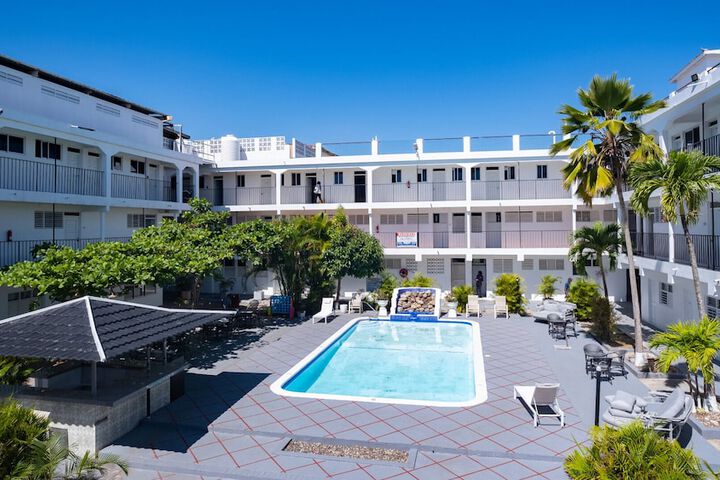Hotel Exterior 53 of 61