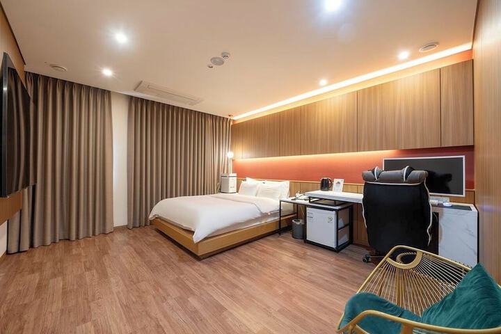 Room 4 of 29