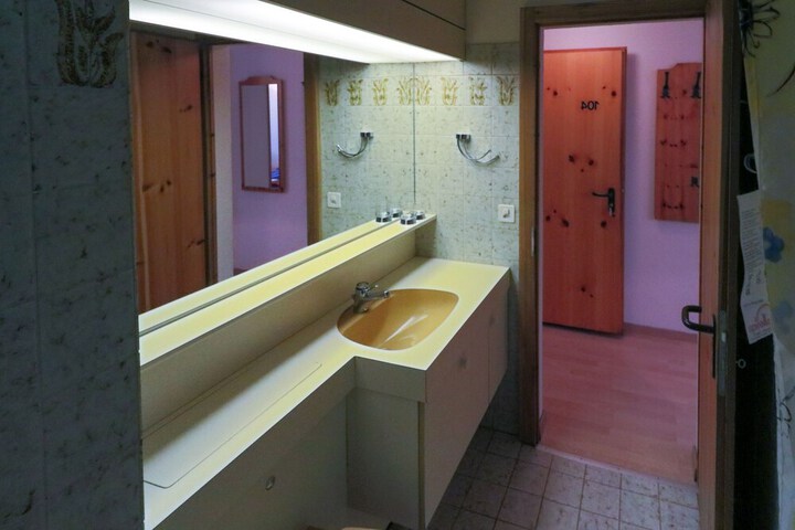Room 131 of 169