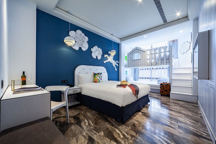 Room 10 of 47