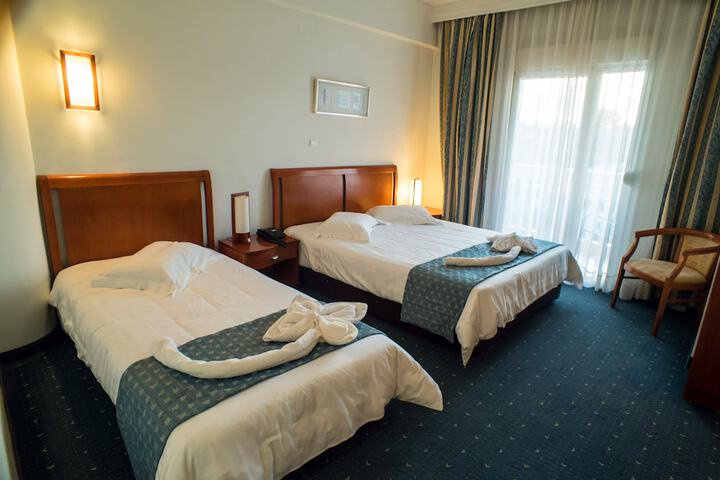 Room 10 of 62