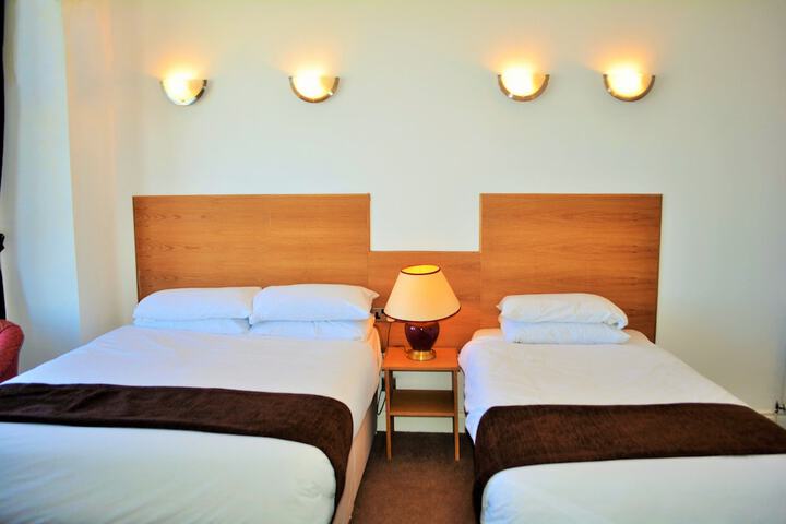 Room 5 of 49