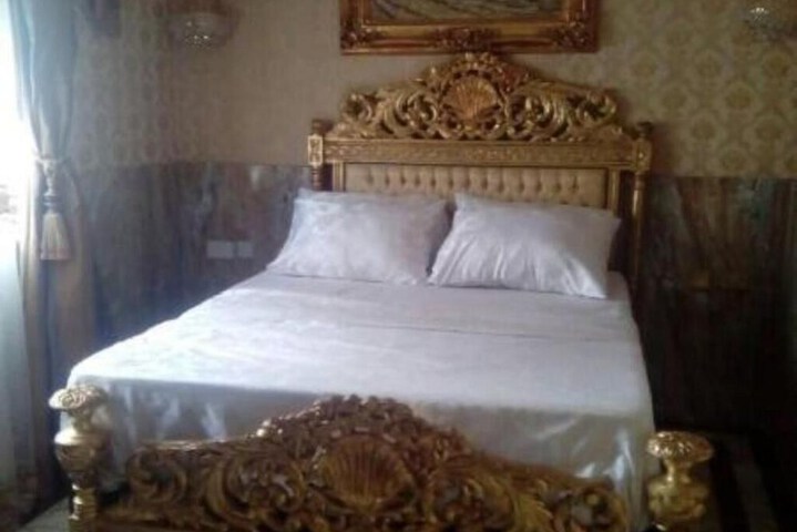 Room 17 of 61